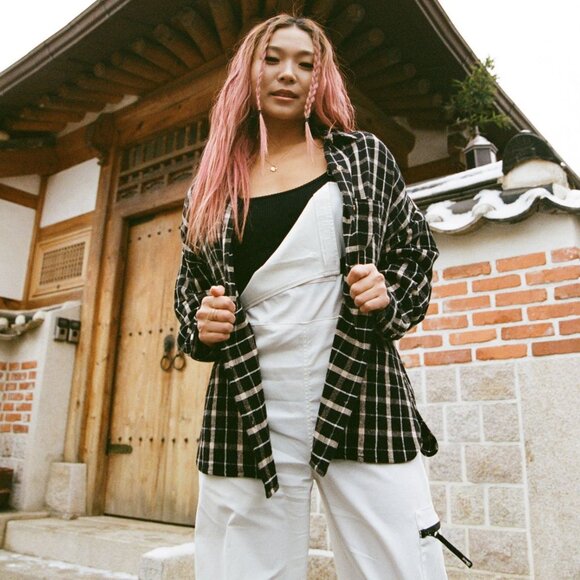 ROXY X Chloe Kim Oversized Button up Flannel SHIRT Size M Black Plaid NEW $79 - Picture 2 of 11